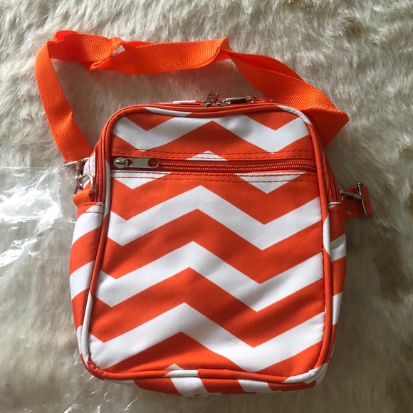 BNWT Chevron bag - Picture 2 of 3